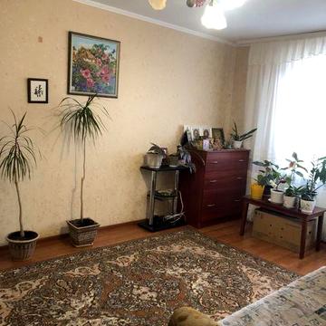 Продаеться 2 кімнатна квартира Паперова фабрика