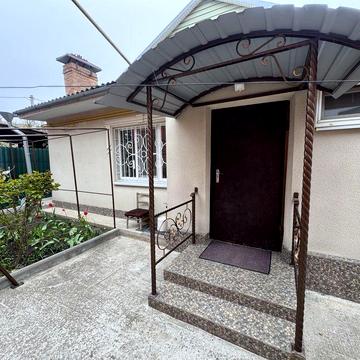 2 кімнатний будинок.Центр(Дворцова)