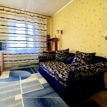 Продається двокімнатна квартира в Деснянському районі по вулиці Закревського, 63