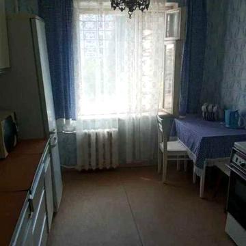 3 кім 72 м2 та КУХНЯ 10 м2 багатоповерхівка район ЛІВОБЕРЕЖНИЙ (712723)