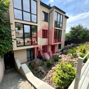 Прдаж дворівневої квартири у чудовому районі міста!