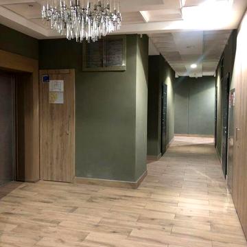 Продам в новом доме в центре однокомнатную квартиру 11/12 дома общая площадь 37м свободная планировка с видом на море и город