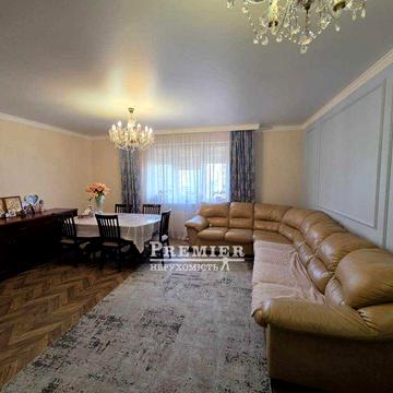 Продам 4-х комнатную квартиру шикарную.