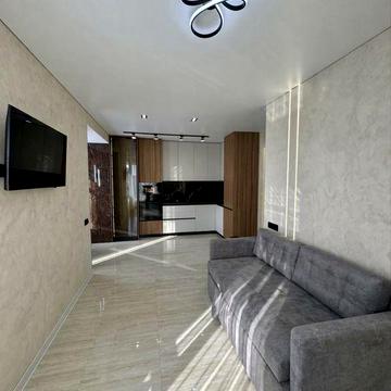 Продам 1 кімнатну квартиру у ЖК із закритою територією, кухня-студія у якісній  новобудові із індив. газовим опаленням