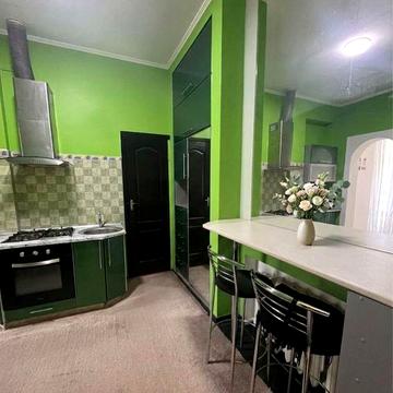 Продається 2к. квартира велика в Центрі