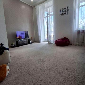 Продається 2к. квартира велика в Центрі