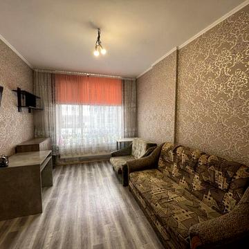 Здам кухню-студію, Університетська