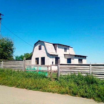 Продается двухэтажный дом, участок 30 сот. у реки возле Умани ТОРГ