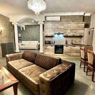 Сдам 2-х к. кв. 85 м2 ЖК Дельмар Люкс центр, парк Глобы