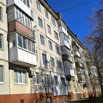 Продам 2-х кімнатну квартиру в центрі міста  вул. Курсова Державні  програми , сертифікати . Торг