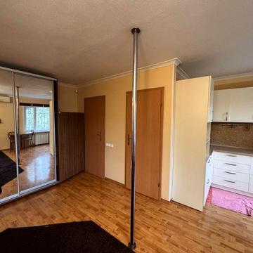 Сдам 2 комнатную квартиру студию на Бородинском