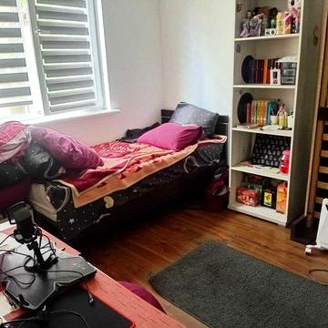 Продам 2-кімнатну квартиру біля кінотеатру ім. Миколайчука