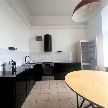 Шовковична вул., 36/7