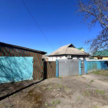 Будинок з великою ділянкою Ч.Слобода