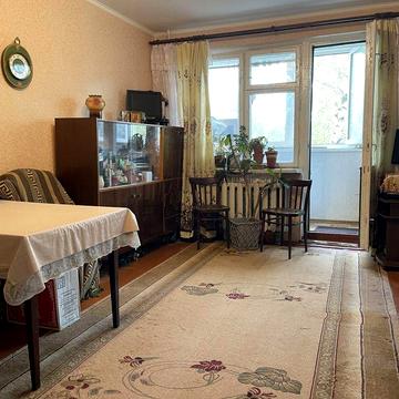 Здаю 3 х кімн квартиру в довгострокову оренду