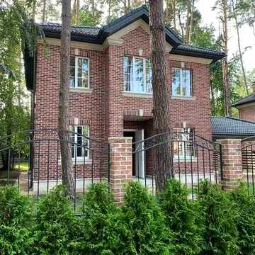 Елітний Котедж в Англійському стилі Лісова Буча | 365 000 $ | закрите КМ | цегла | 8 соток | газ