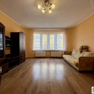 2 кімнатна не подалік ЦЕНТР вул. Хмельницького