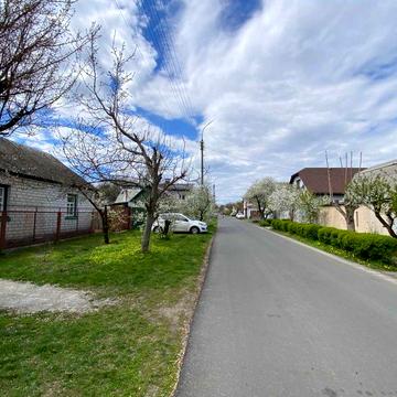 Будинок з історією в Черкасах. Широкий фасад. Поруч пл. 700 річчя