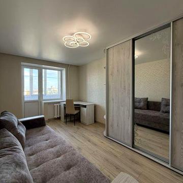 Двокімнатна квартира район Покровського Собору 15000+ КП