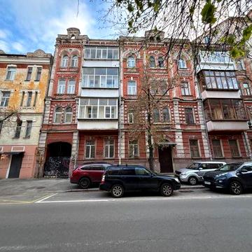 Преміальна 4-кімнатна квартира 107.9 м²
