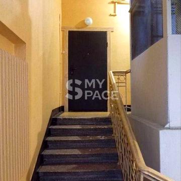 Центр Урядовий квартал, 2 кімнатна квартира, під ремонт. Маріїнський парк, Бесарабка, метро Хрещатик та Арсенальна