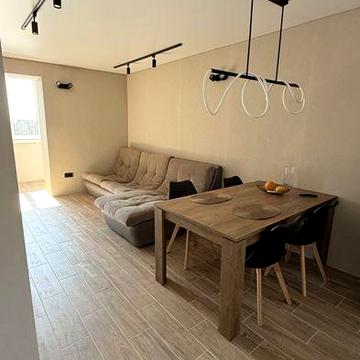 Продаж двокімнатної квартири.