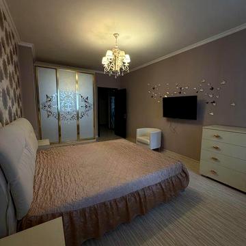 Продаж 3-кімнатної квартири 104м2, вул. Анни Ахматової 30, Позняки