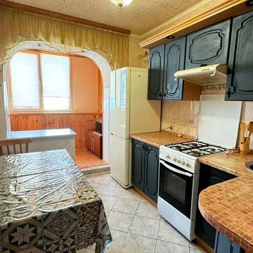 Продаж 3 кімнатної квартири у місті Вишгород по вулиці Дніпровська 3б