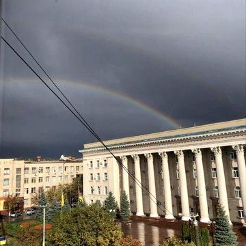 Продам 2х кімнатну сталінку власник центр 54 кв.м( держ програма так)