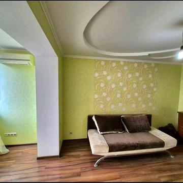 Продам 3 комнатную квартиру. Проспект Небесной Сотни