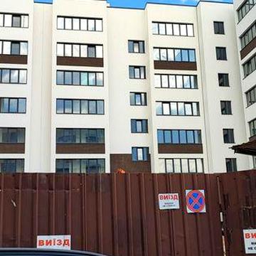 Двох кімнатна квартира в зданій новобудові  бічна Пасічної біля лісу. Площа 60 м2.  Вартість 72 тис .  дол.