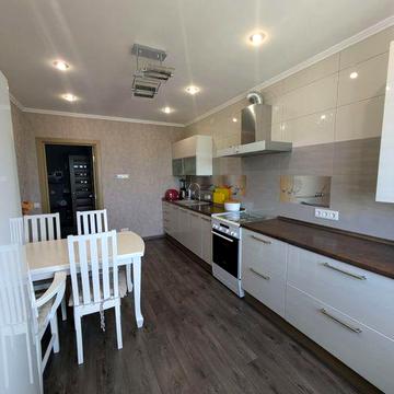 Продам 2х кімнатну квартиру в тихому районі міста Левада 95м2 з меблями та технікою  до центру міста 4 зупинки