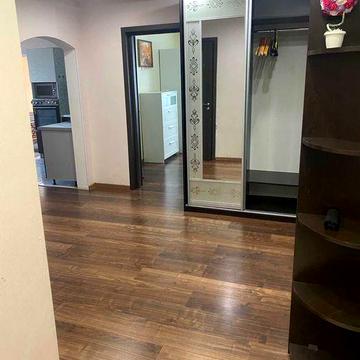 Актуально! Лаврухіна, 8, новобудова 2008 року, 72 м.кв. Троєщина Деснянський