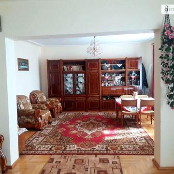 Продаж 4к Дім Олексія Береста вулиця