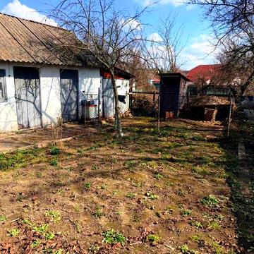 Продається житловий будинок у м. Ізяслав