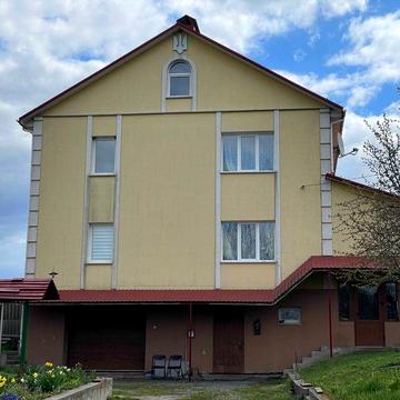 Продам новий двоповерховий будинок, збудований для себе 8 років тому