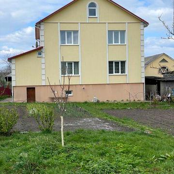 Продам новий двоповерховий будинок, збудований для себе 8 років тому