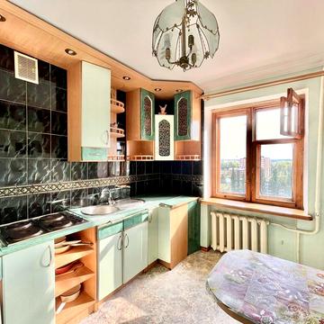 Харківська вул., 1