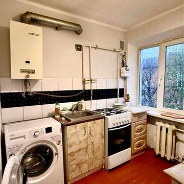 Продам 2х кімнатну хрущовку, ПРОСПЕКТ НЕЗАЛЕЖНОСТІ, ПІД РЕМОНТ, є відкритий балкон!