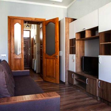 Оренда 2 кімн. квартири  у центрі міста,  по вул. П. Куліша,  Шевченківський район