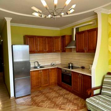 ПРОДАМ 2-х кімнатну квартиру по вул.Автозаводській 69,64 кв.м.