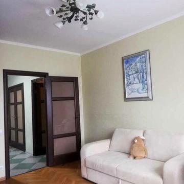 Продам 3-х кiмнатну квартиру, Липки, вул.Шовковична
