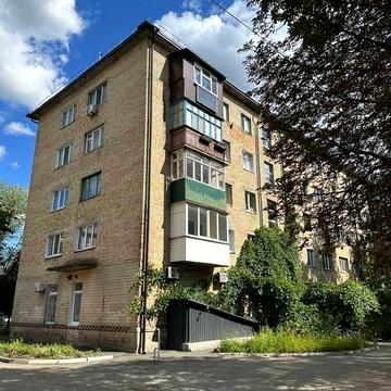 Здається в оренду 2к квартира Центр Буча