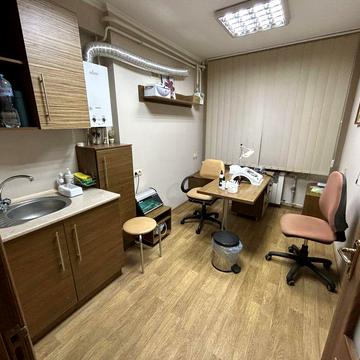 Офіс з Однокімнатнатноі квартири на першому поверху