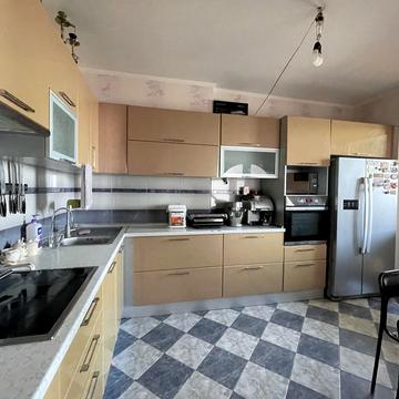 Академіка Сахарова вул., 34