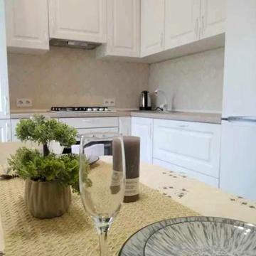 Михайлівська вул., 1