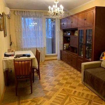 Продам 2-х кімнатну квартиру, метро 15 хвилин Нові будинки.