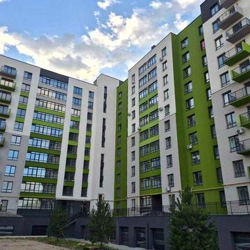 Видова 2-кімнатна з виглядом на Міське Озеро!