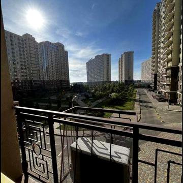 2 ком. квартира-61 метр  после  ремонта. Новый дом . Балкон