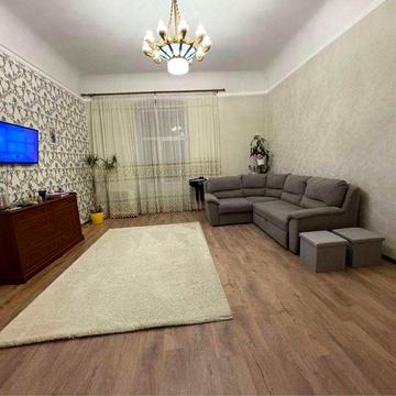 Продаж квартири в центрі міста вул.Головна